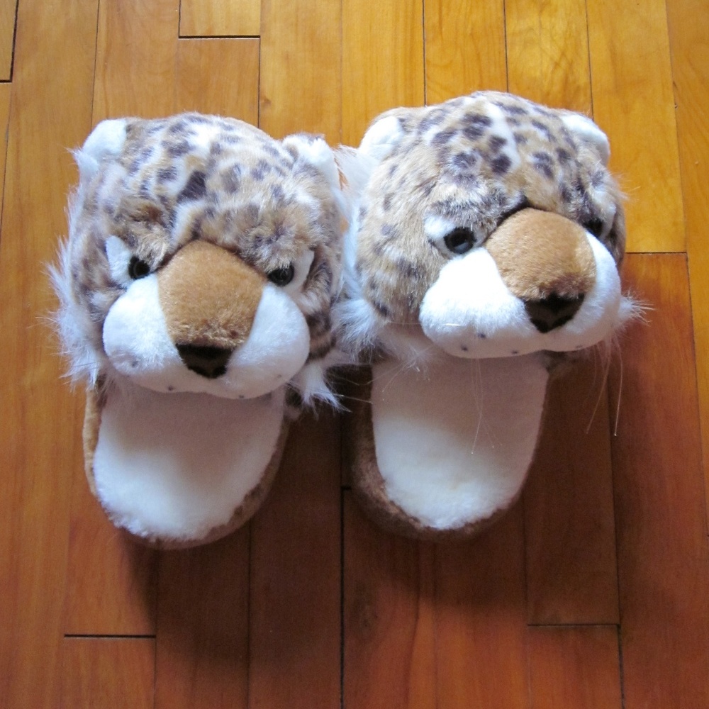 NWOT - Tiger Slippers